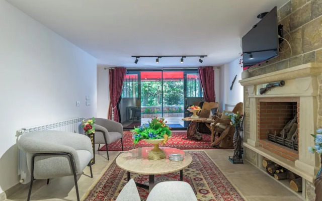 Pearl of Faqra Studios & Apartments