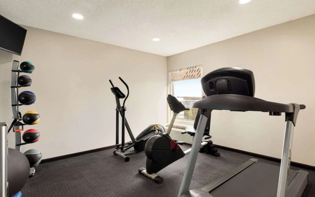 Days Inn by Wyndham Hillsboro