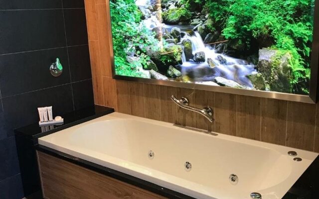 Iveagh Garden Hotel