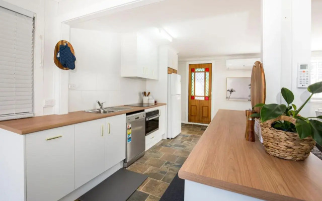 Boho - Pet Friendly - 1 Min Walk to Beach