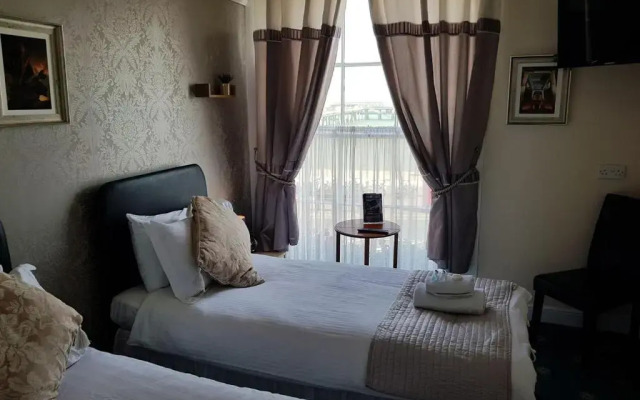 Waterfront Hotel