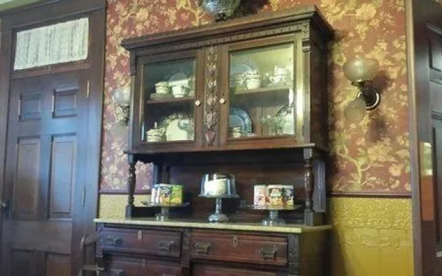 Russell-Cooper House