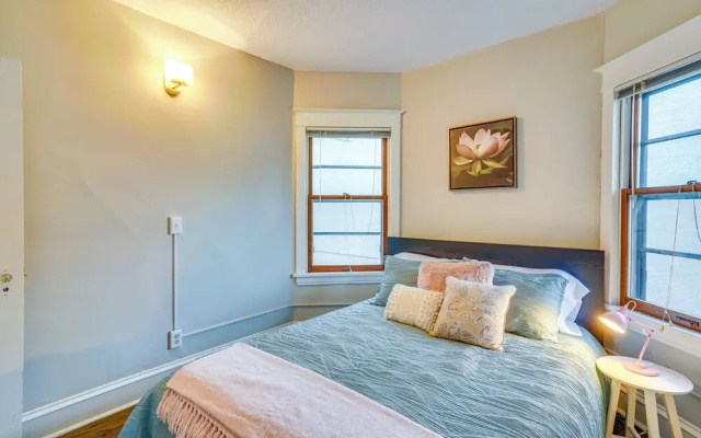 Cozy Minneapolis Apartment, 1 Mi to Downtown!