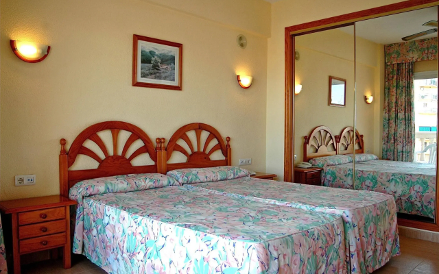 Hotel Parasol by Dorobe