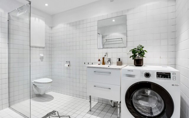 Sanders City - Pleasant 4-bdr Apt in the Capital
