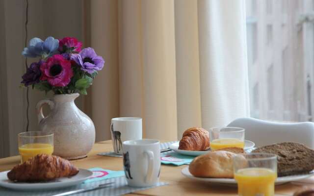 Home in Egmond aan den Hoef with Private Terrace and Garden