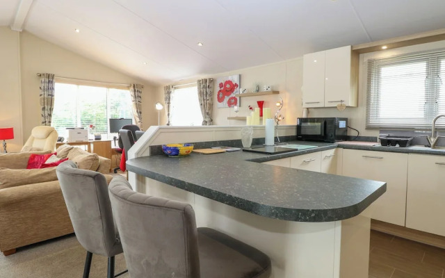 21 Norman Drive Lodge