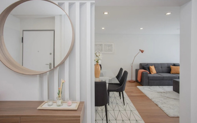 Liiiving - Luxury River View Apartment III