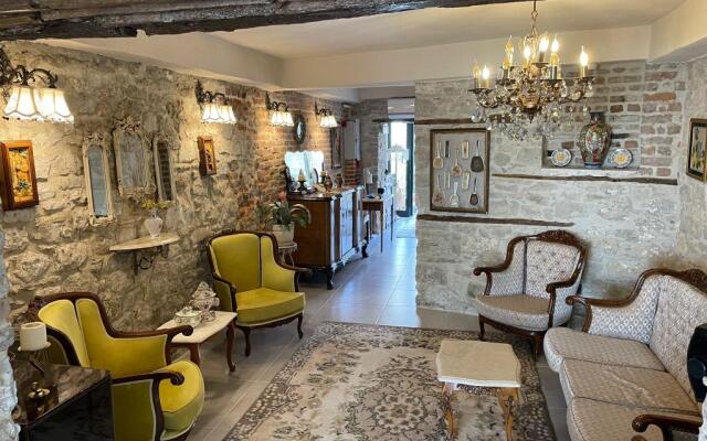 Sakli Tas Konak Otel