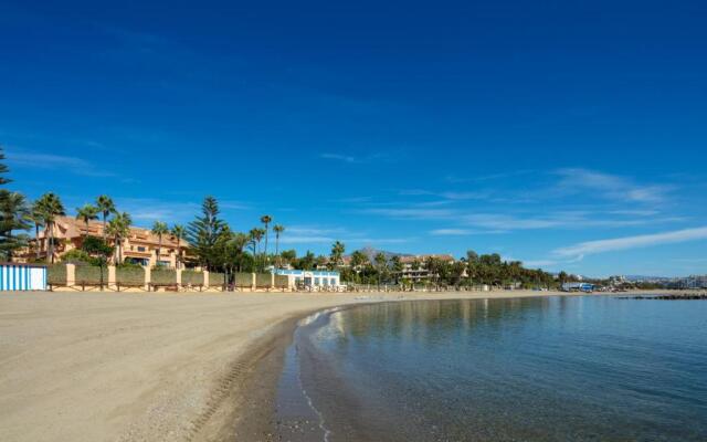 Cubo's Luxury Beach Front Duplex Puerto Banús