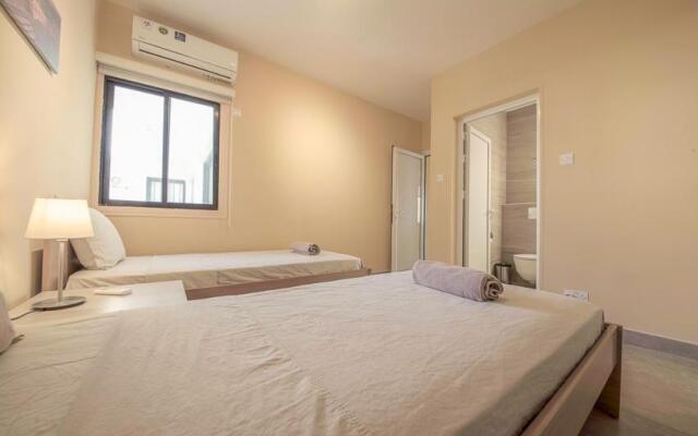 Peach Seaview 3 Bedroom Apartment