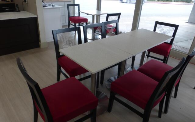 Red Roof Inn Redding