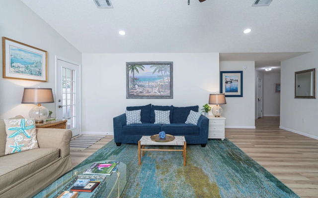 Renovated Home Near Beach and Shopping