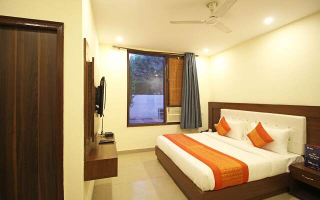 OYO 6495 Hotel Eden Greens