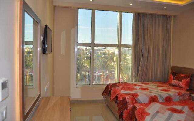luxury Two bedroom Apartment with sea view