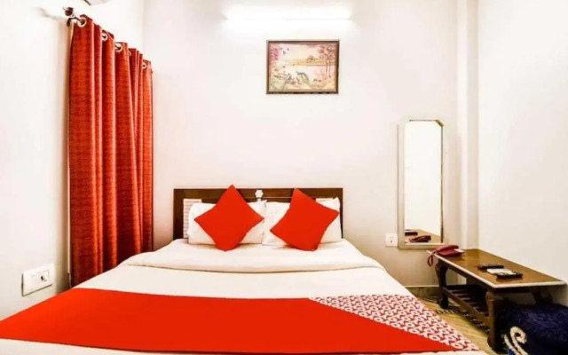 OYO Flagship 80511A Hotel Manyvar