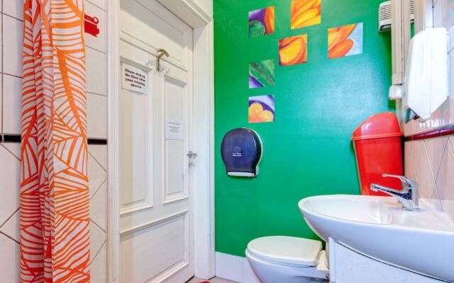 Funky Backpackers Hostel & Apartments