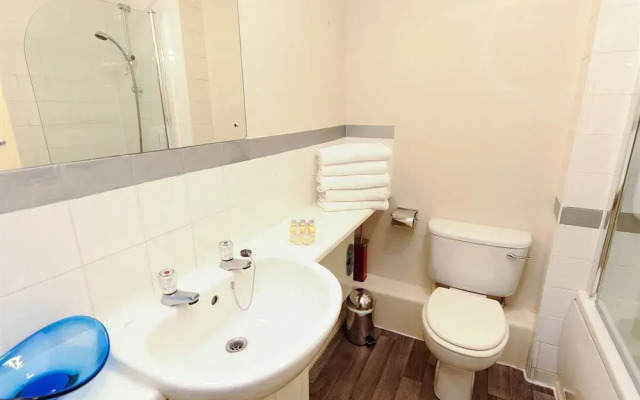 Jamaica Street Apartment