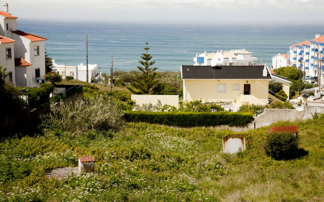 Ericeira Chill Hill Hostel & Private Rooms - Sea Food