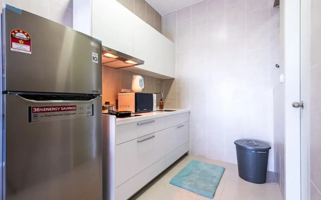 3BR Homestay with Pool View Bukit Rimau