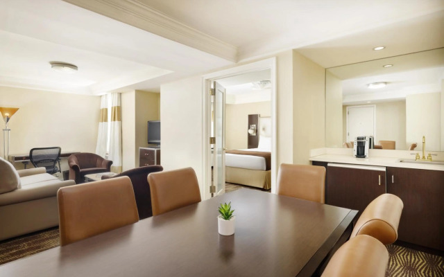 Отель The New Yorker Hotel by Lotte Hotel