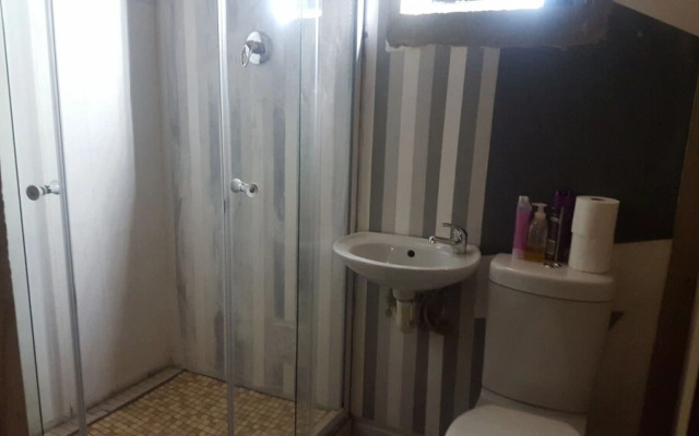 Room in House - Patzerella's Cozy Nest