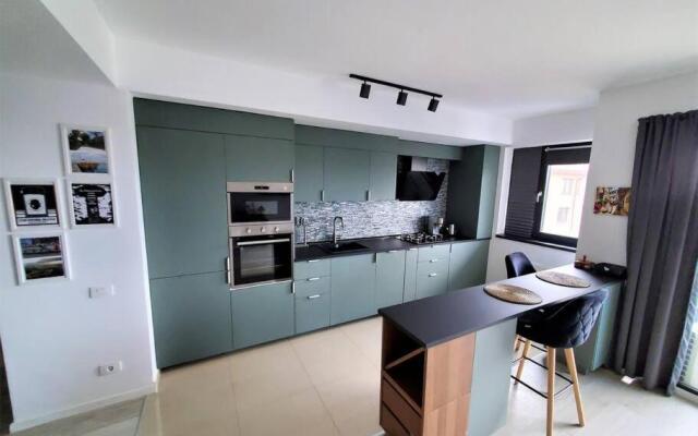 Sunny 1BR Apt in Central Pipera