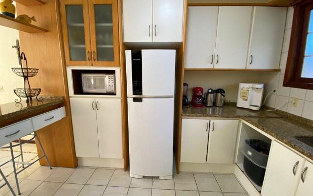 Casa 3 Dormitórios Jurere Internacional