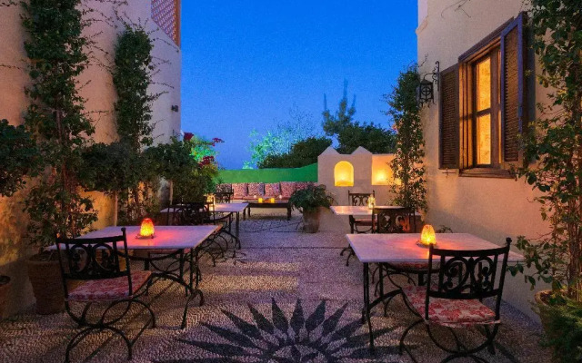 Nikos Takis Fashion Boutique Hotel