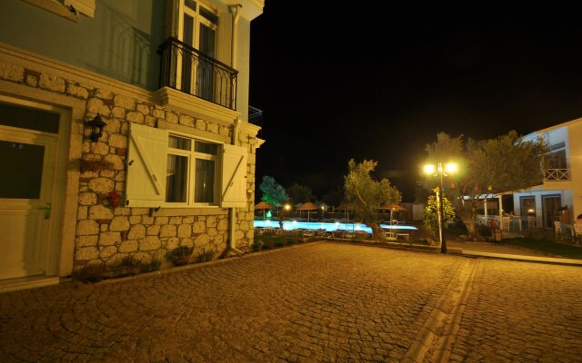 Zeytin Arasi Apart Otel