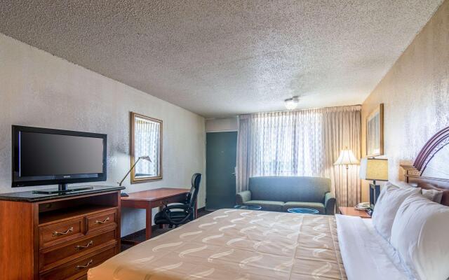 Quality Inn Shawnee I-40