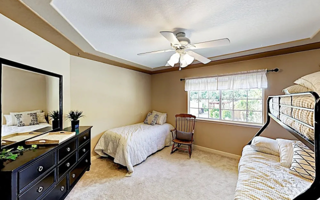 11750 Atascadero - 5 Br Home
