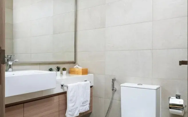 Large Balcony Studio 10 Minutes From Dubai Mall
