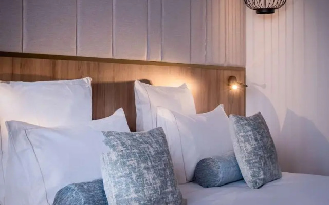 Golden Tulip Lyon Ouest Techlid - Hotel and Spa