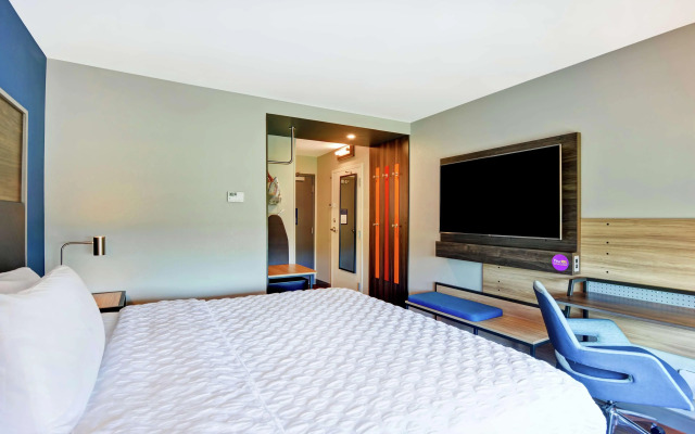 Tru by Hilton Middletown