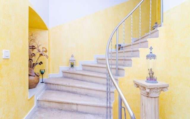 Stone House Dimato