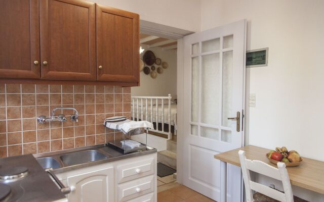 Kasteli Suites