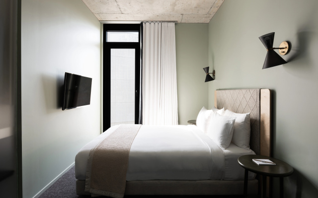 Alex Hotel – Guest Rooms – Perth