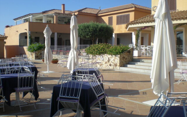 Baia de Bahas Apartments & Resort