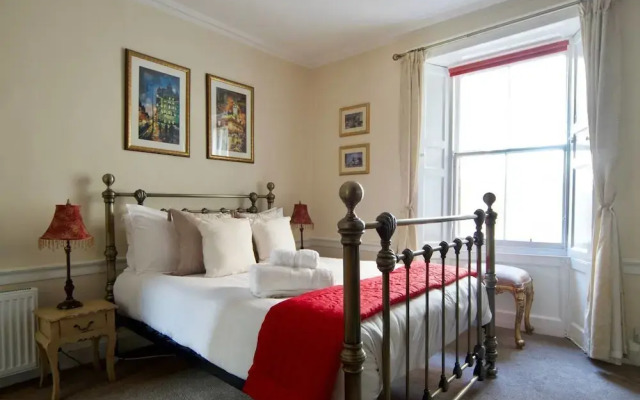 JOIVY Perfect Location - Stylish 2bd Rose St Apartment