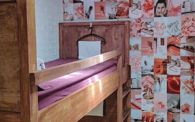 Semeru Hostel Malang - Adults Only