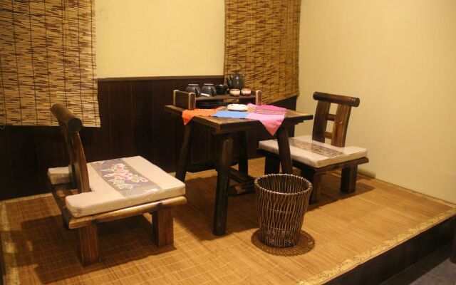 Buyi Hotel Resort Fuxian Lake