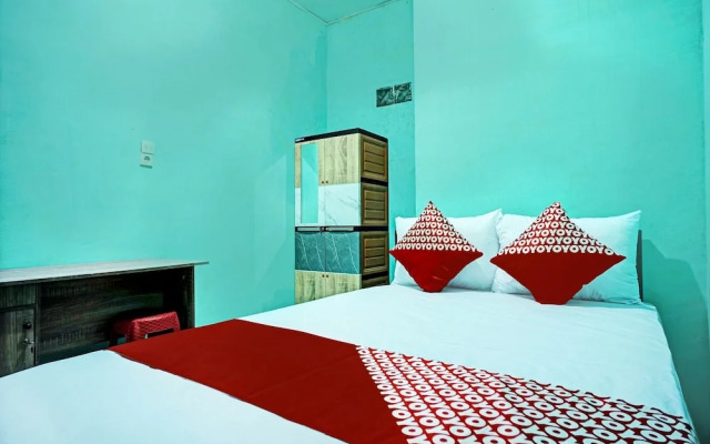 OYO 93298 Barito House
