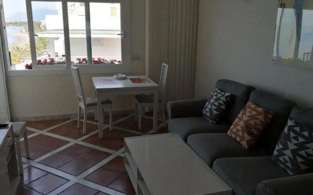 Skol 536C by Completely Marbella