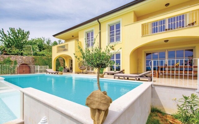 Beautiful Home in Lovran With Sauna, Wifi and 6 Bedrooms