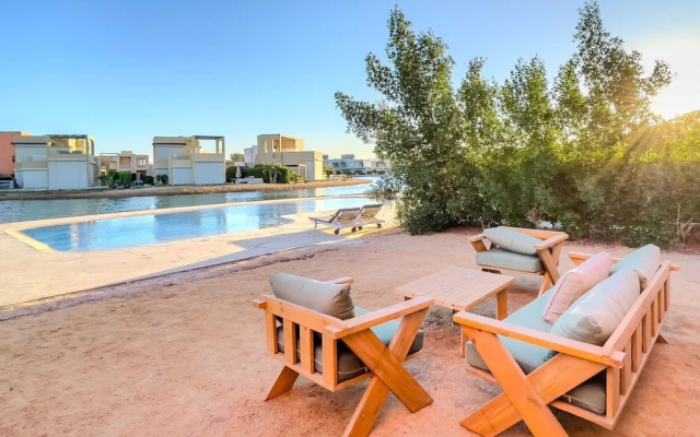 Xuru Stays I Astounding 3bdr Villa @ Tawila Pool Front