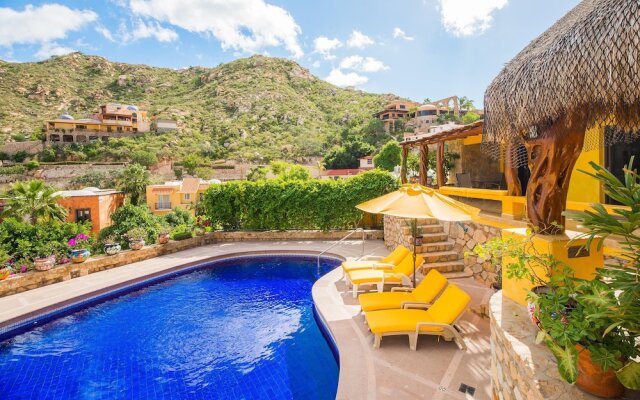 Walk to Cabo Marina & Downtown: Villa Mira Flores