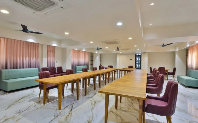 FabHotel Prime Empyrean