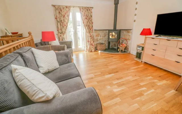 2 Riverside Cottages