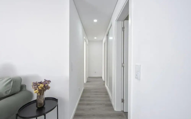 Olivais Modern by Homing